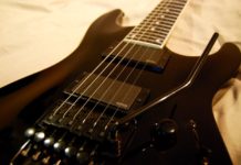 TEST: Gitara elektryczna Dean Custom 550 Floyd