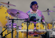 W rolach głównych: Pearl Decade i Dennis Chambers