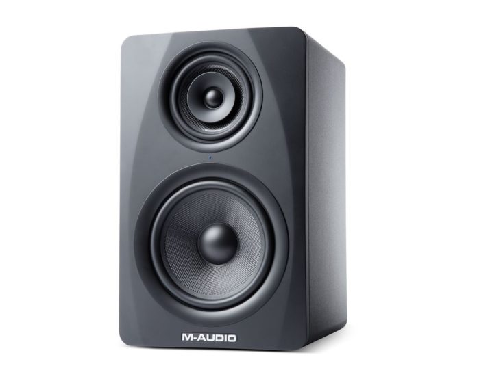 m3-8black_angle_10x8