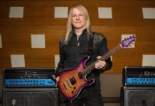 Zdążyliście już poznać gitarę Music Man Steve Morse Y2D?