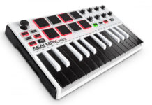 Biel króluje na wybiegach – czyli Akai MPK Mini MKII LE White