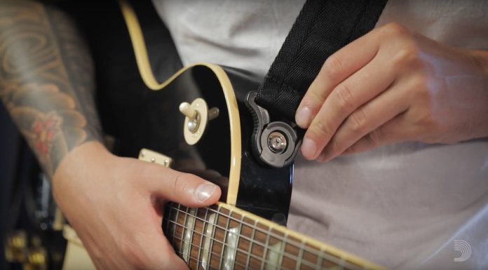 daddario_auto_lock_guitar_strap