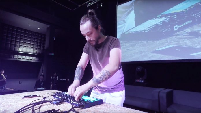 novation-battle-Piotr-Karczmarek