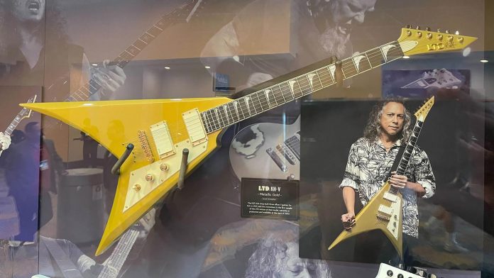 ESP-Kirk-Hammett-Signature-KH-V