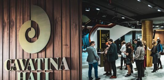 Cavatina Hall z dźwiękowym systemem rozgłoszania od Electro-Voice i Dynacord