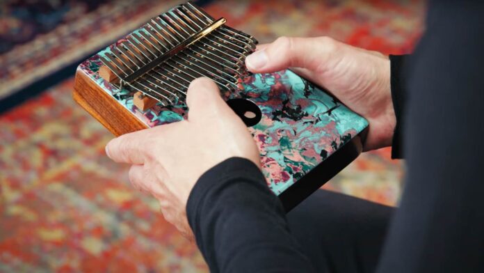 Meinl-SOUND-HOLE-DESIGNER-Kalimba