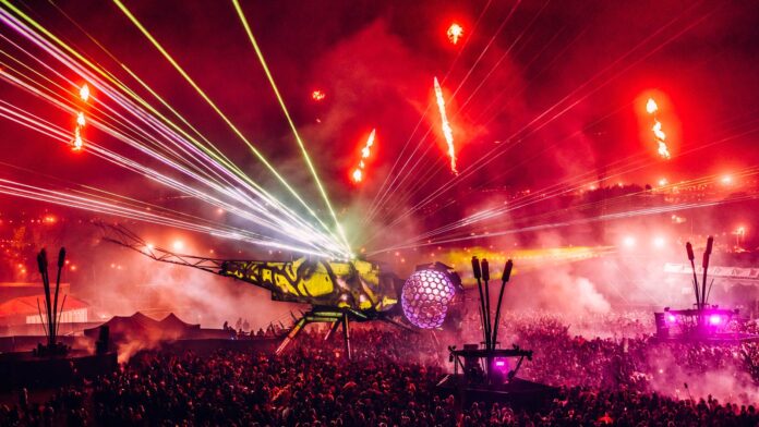 Sennheiser-EW-DX-na-Festiwalu-Glastonbury_uptone