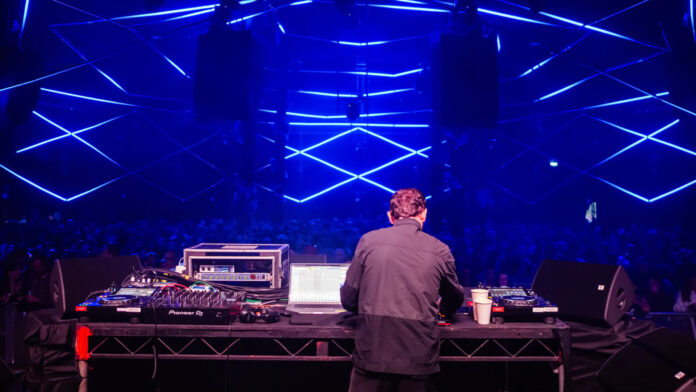 L-Acoustics-DJ
