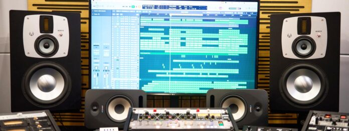 EVE Audio SC3012