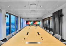 Sennheiser TCC M w IHK Hannover — bezkablowy komfort dla 34 sal konferencyjnych Sennheiser TCC M