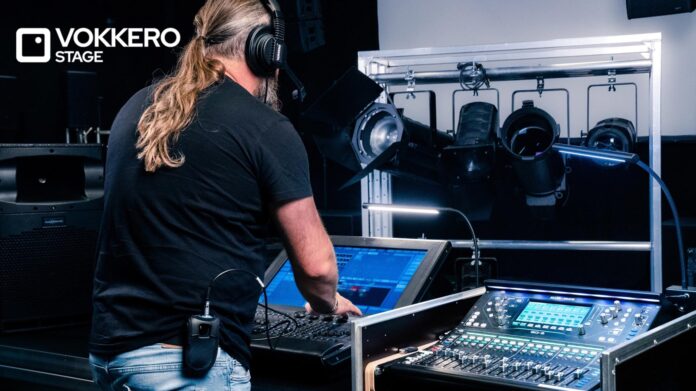 VOKKERO-STAGE_uptone
