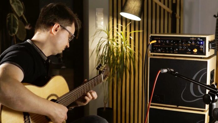 Lukasz Kapuscinski Ortega Guitars