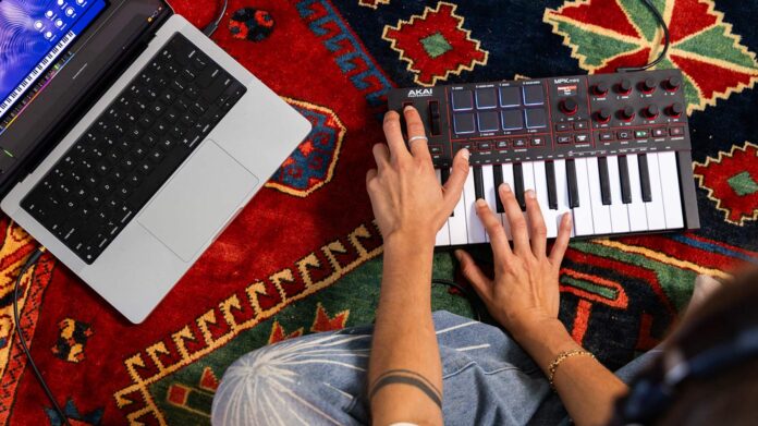 Akai MPK Mini IV