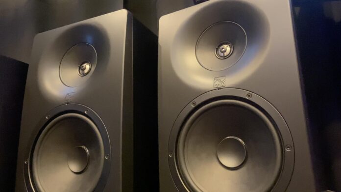 Kali-Audio-SM-8_Soundedit2025_uptone Kali-Audio-SM-8_Soundedit2025_uptone