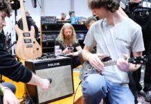 Czy ukulele może brzmieć rockowo? Sprawdzamy na Guitar Expo 2026 w Łodzi Guitar-Expo-2026_Flight-ukulele
