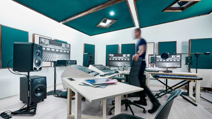 ADAM-Audio-x-Dolby-x-Feinklang-Mastering_uptone ADAM-Audio-x-Dolby-x-Feinklang-Mastering_uptone