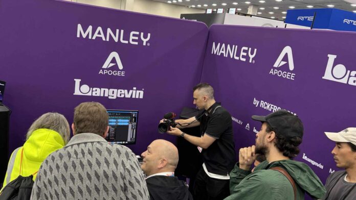 Apogee-i-Manley