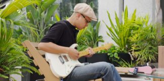 Coraz więcej gitarzystów rezygnuje z kabli. Czy warto przejść na system bezprzewodowy? Guitar Wireless System JOYO JW-08
