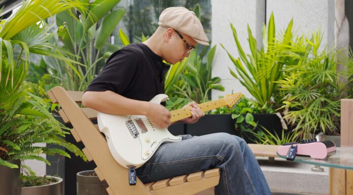 Coraz więcej gitarzystów rezygnuje z kabli. Czy warto przejść na system bezprzewodowy? Guitar Wireless System JOYO JW-08