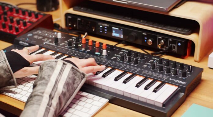 Arturia MiniFreak 5.0