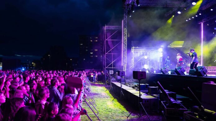 L-Acoustics-L2-KMD-Studio_uptone