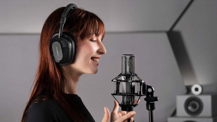 LEWITT_LW6-Wireless-Studio-Headphones_uptone LEWITT_LW6-Wireless-Studio-Headphones_uptone
