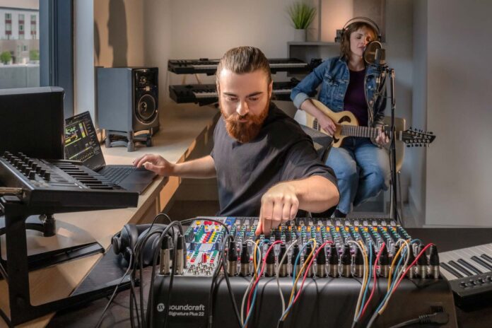 Soundcraft_SignaturePlus_Studio Soundcraft_SignaturePlus_Studio