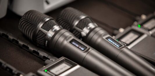 Spectera-Bodypacks-and-SKM-Handhelds_uptone