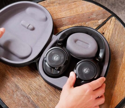 ADAM Audio wchodzi w otwarte słuchawki referencyjne. H715 łączą studio z prawdziwym trybem Hi-Fi ADAM Audio H715 Reference