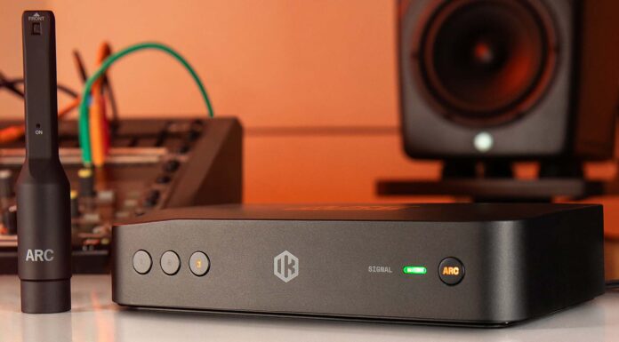 Kalibracja monitorów bez komputera i obsługa subwoofera. IK Multimedia pokazuje ARC STUDIO+ ARC_Studio_plus