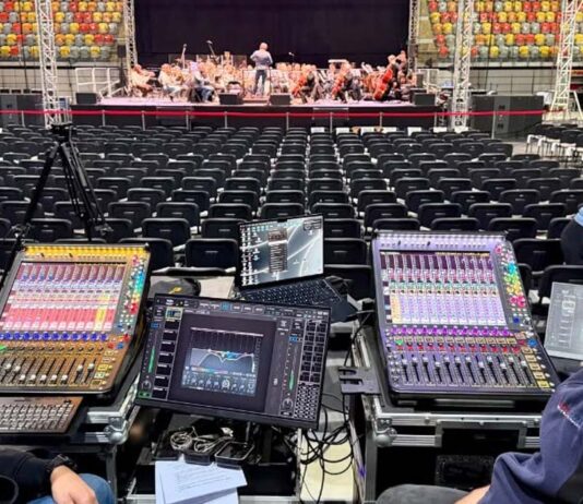 Orkiestra w dużej hali i zróżnicowany repertuar. MODUSSOUND postawił na JBL VTX A12 i B28 JBL-ModusSound_uptone