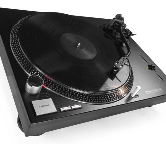 Reloop nie wywraca RP-2000 do góry nogami. MK4 rozwija sprawdzony gramofon dla początkujących DJ-ów Reloop RP-2000 MK4